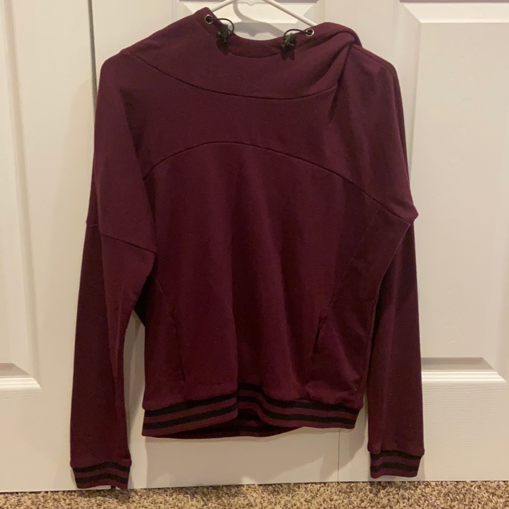 Forever 21 burgundy hoodie